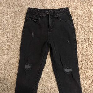 black ripped boyfriend jeans